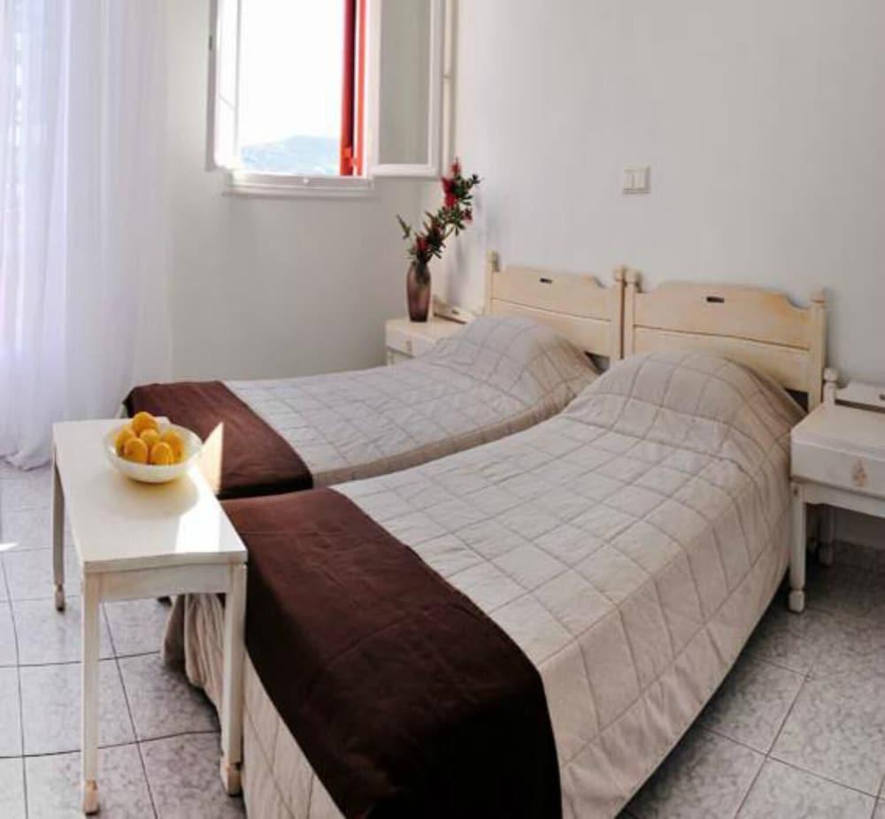 Loukas Pension Mykonos Town Exterior photo